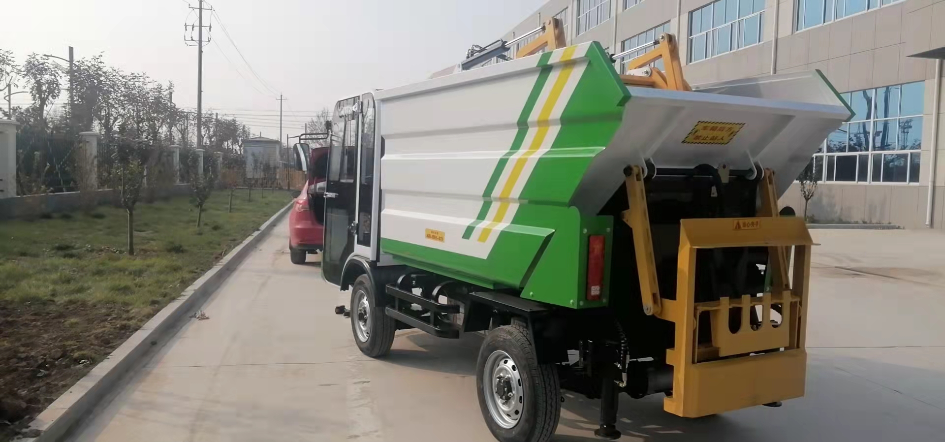 垃圾清運(yùn)車1.jpg